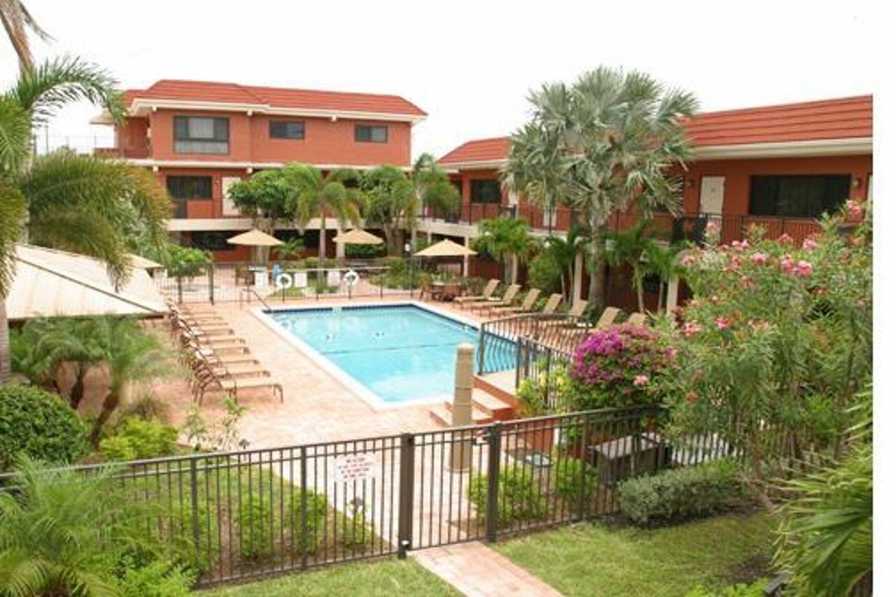 Away Inn Lauderdale-by-the-Sea Eksteriør bilde